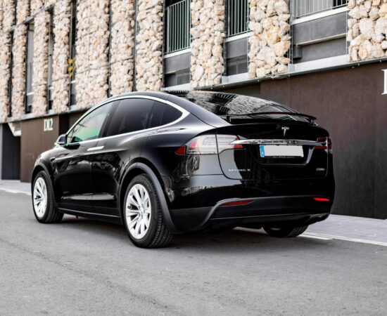 Tesla-Model-X-03